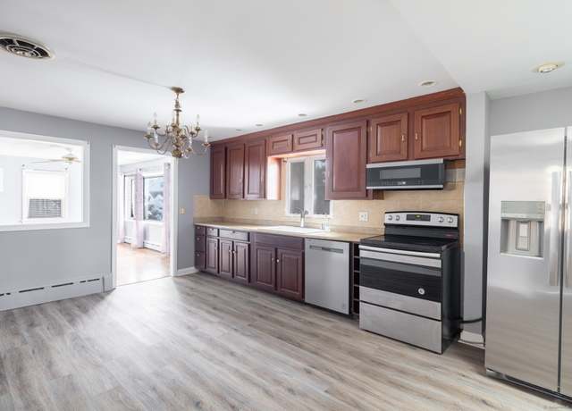 Property at 79 Addison St, Waterbury, CT 06708, 3 beds, 2 baths