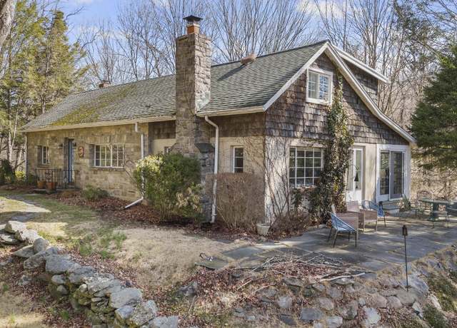 Property at 105 Ladder Hill Rd N, Weston, CT 06883, 3 beds, 2 baths