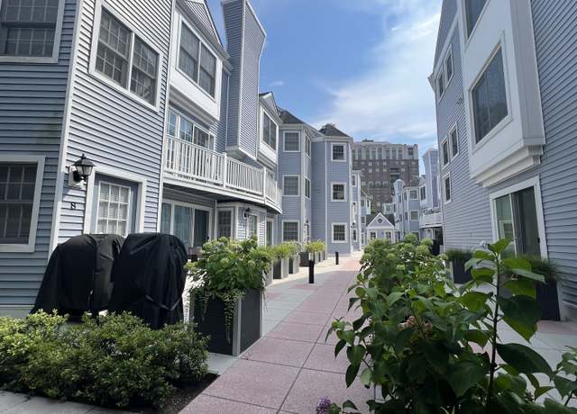 Property at 118 Grove St Apt 8, Stamford, CT 06901, 2 beds, 2.5 baths