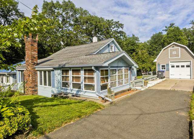 Property at 282 Halladay Dr, Suffield, CT 06093, 4 beds, 1 bath