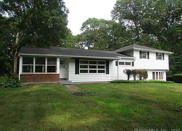 Property at 381 Route 2, Preston, CT 06365, 6 beds, 2 baths