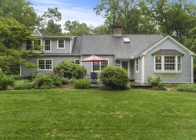 Property at 89 Pease Rd, Woodbridge, CT 06525, 3 beds, 2.5 baths