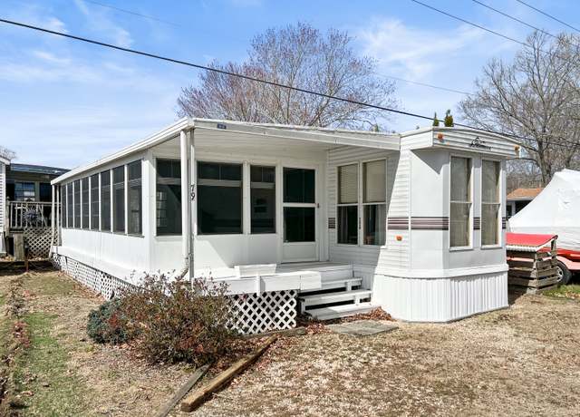 Property at 306 Old Colchester Rd #79, Salem, CT 06420, 1 bed, 1 bath