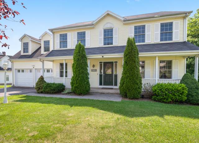 Property at 156 Circlewood Dr, Berlin, CT 06037, 4 beds, 3.5 baths