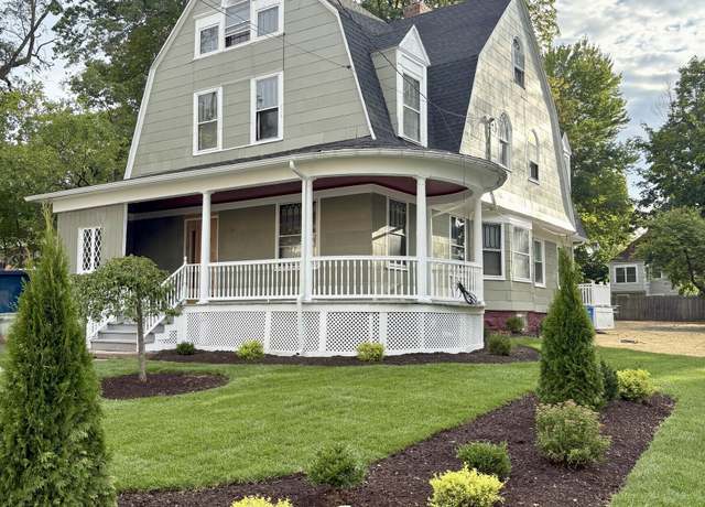 Property at 62 Whitney St, Hartford, CT 06105, 5 beds, 3.5 baths