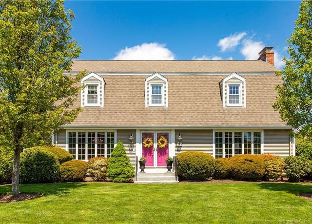 Property at 135 Old Common Rd, Wethersfield, CT 06109, 4 beds, 3.5 baths