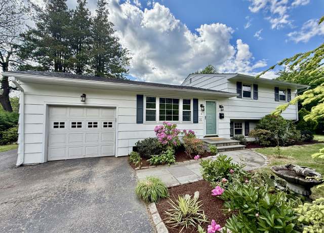 Property at 12 Sugar Plum Ln, Fairfield, CT 06824, 3 beds, 1.5 baths