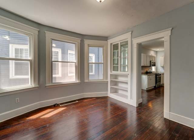 Property at 167 Willow St, New Haven, CT 06511, 8 beds, 3 baths