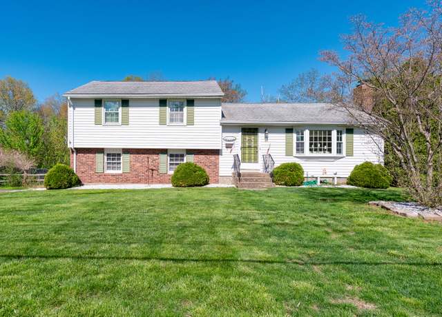 Property at 23 Fairlane Dr, Wethersfield, CT 06109, 3 beds, 1.5 baths
