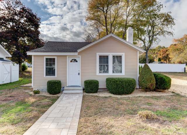 Property at 308 Sound View Ave, Old Lyme, CT 06371, 2 beds, 0.5 baths