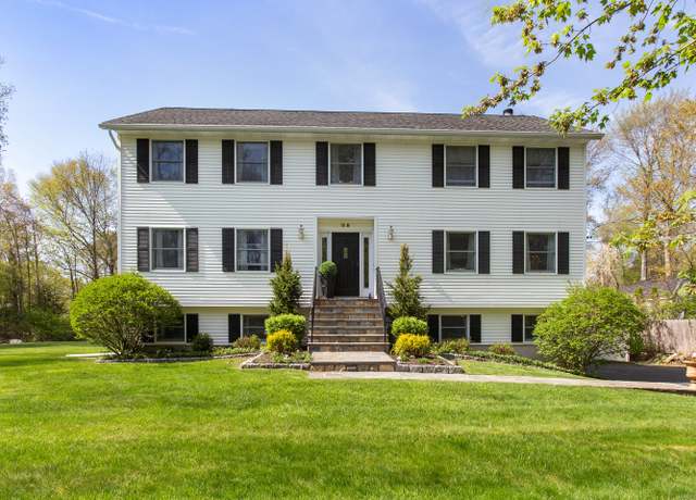 Property at 16B Westview Trl, New Fairfield, CT 06812, 3 beds, 2.5 baths