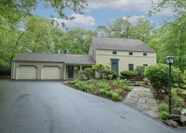 Property at 82 Whitethorn Dr, Guilford, CT 06437, 3 beds, 2.5 baths