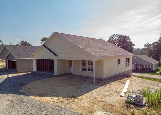 Property at 6 Nahaco Hill Ln, Eastford, CT 06242, 1 bed, 2 baths