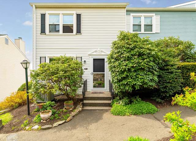 Property at 55 Mill Plain Rd Unit 8-1, Danbury, CT 06811, 2 beds, 1.5 baths