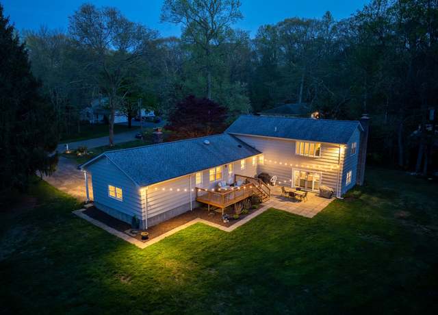 Property at 50 Whitewood Dr, Monroe, CT 06468, 5 beds, 1.5 baths