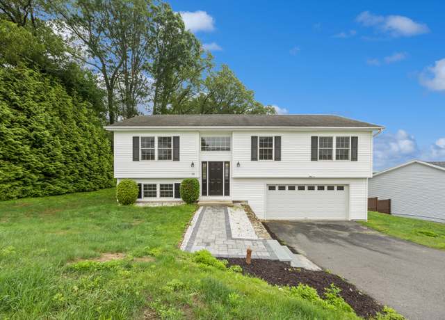 Property at 23 Shadybrook Ln, Waterbury, CT 06706, 3 beds, 2.5 baths