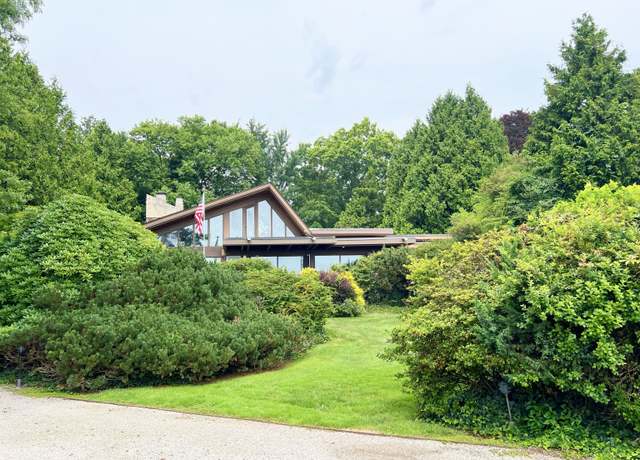 Property at 925 Pequot Ave, New London, CT 06320, 3 beds, 4 baths