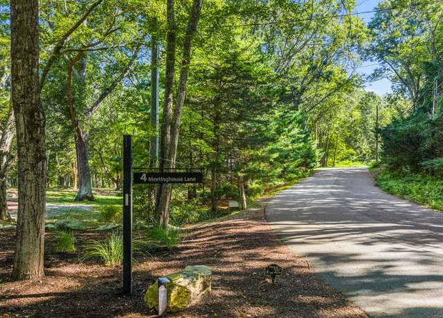Property at 4 Meetinghouse Ln, Old Lyme, CT 06371, 3 beds, 2.5 baths