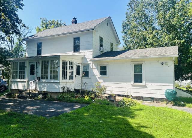 Property at 40 Thompson Ct, Enfield, CT 06082, 3 beds, 1.5 baths