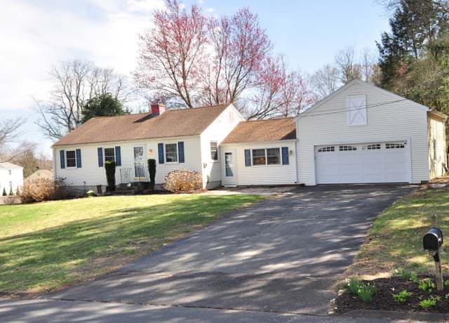 Property at 10 Maplewood Rd, Farmington, CT 06032, 3 beds, 2 baths