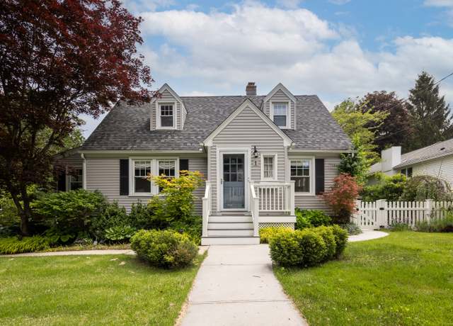 Property at 1 Yale Ave, Middlebury, CT 06762, 3 beds, 2 baths