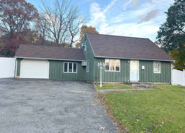 Property at 37 Old Barn Rd S, Stamford, CT 06905, 3 beds, 3 baths