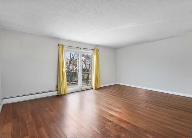 Property at 120 Wooster St Apt Q, New Haven, CT 06511, 2 beds, 1.5 baths