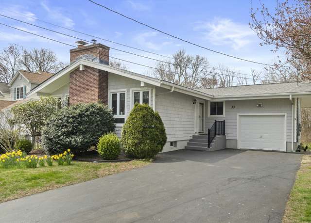 Property at 33 Cottage Ln, East Lyme, CT 06357, 3 beds, 2 baths
