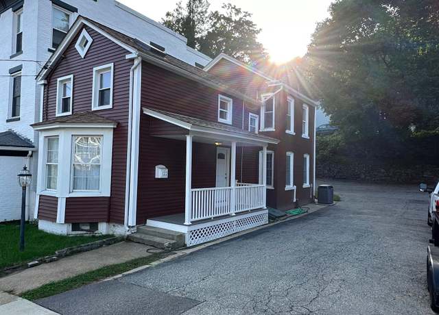 Property at 122 Broadway, Norwich, CT 06360, 2 beds, 2 baths