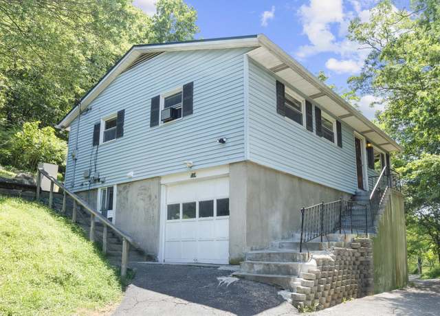 Property at 31 Old Shelter Rock Rd, Danbury, CT 06810, 3 beds, 1 bath