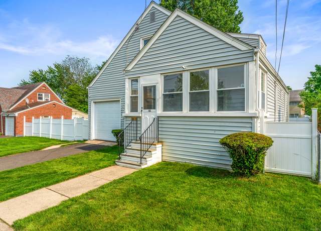 Property at 41 Cromwell St, Hartford, CT 06114, 3 beds, 1.5 baths