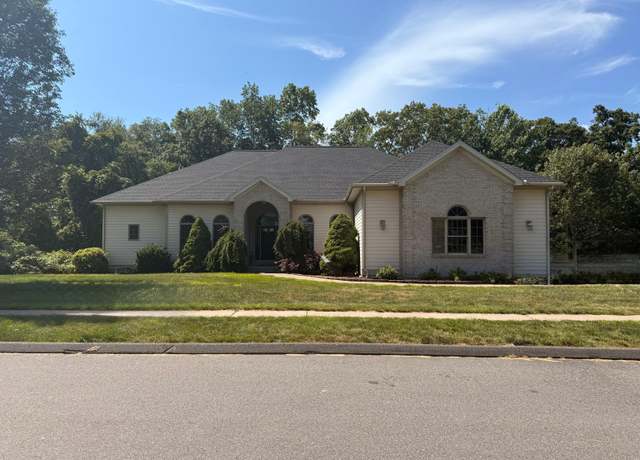 Property at 174 Westfort Dr, Meriden, CT 06451, 3 beds, 2.5 baths