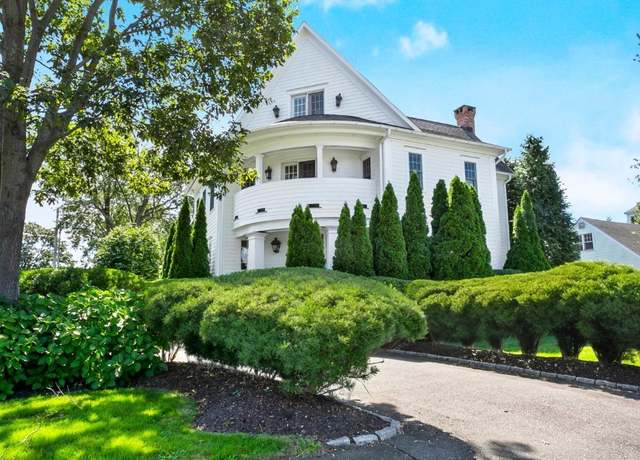 Property at 634 S Benson Rd, Fairfield, CT 06824, 4 beds, 5 baths