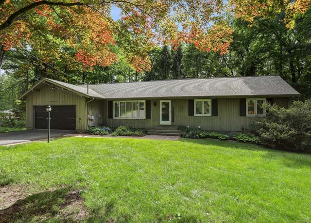 Property at 174 Kohanza St, Danbury, CT 06811, 3 beds, 2.5 baths