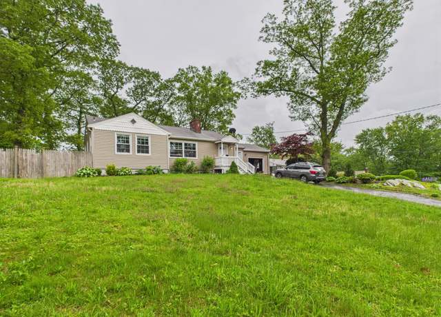 Property at 92 Lake Ave, West Haven, CT 06516, 2 beds, 1.5 baths