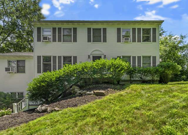 Property at 4 Quail Run Dr, Danbury, CT 06811, 3 beds, 2.5 baths