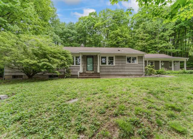 Property at 27 Hattertown Rd, Newtown, CT 06470, 3 beds, 2.5 baths