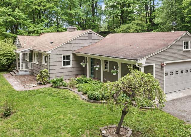 Property at 27 Hattertown Rd, Newtown, CT 06470, 3 beds, 2.5 baths