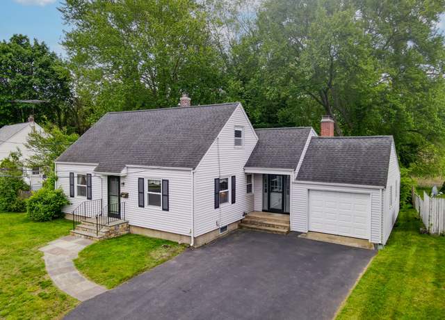 Property at 239 Old Field Ln, Milford, CT 06460, 2 beds, 1.5 baths
