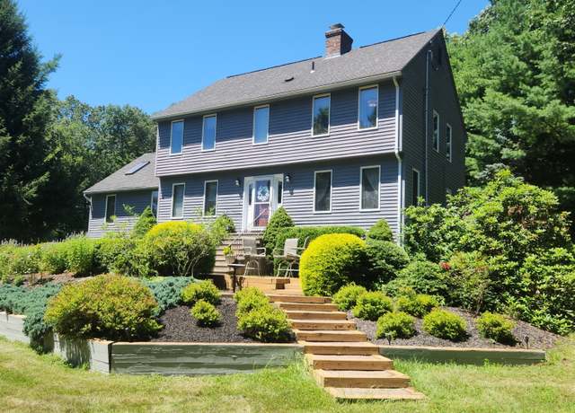 Property at 517 W Avon Rd, Avon, CT 06001, 4 beds, 2.5 baths
