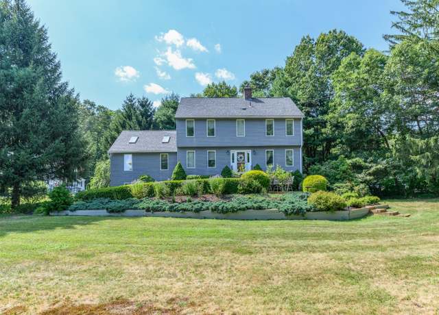 Property at 517 W Avon Rd, Avon, CT 06001, 4 beds, 2.5 baths