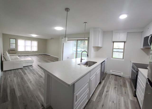 Property at 58 Henry St #58, Norwich, CT 06360, 2 beds, 1.5 baths