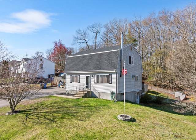 Property at 156 Cottonwood Ln, Montville, CT 06382, 3 beds, 2 baths