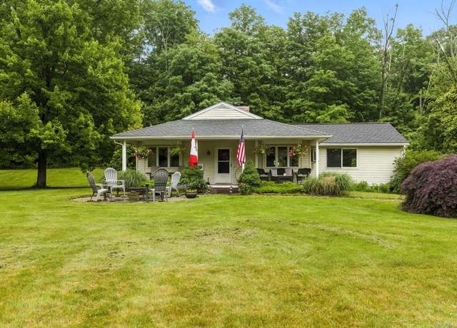 Property at 480 Wall St, Hebron, CT 06248, 3 beds, 1.5 baths