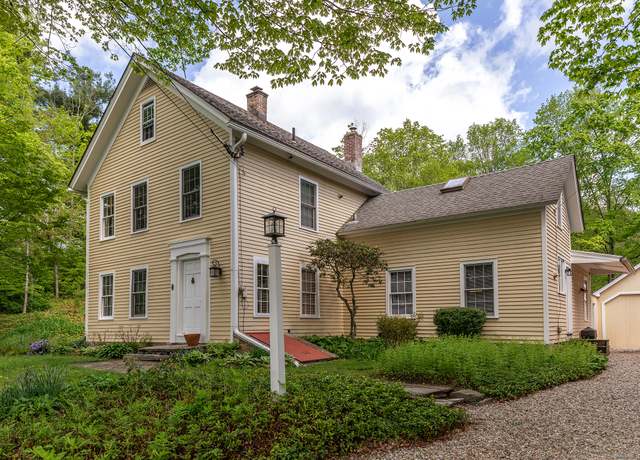 Property at 7 Orenaug Ave, Woodbury, CT 06798, 3 beds, 2.5 baths