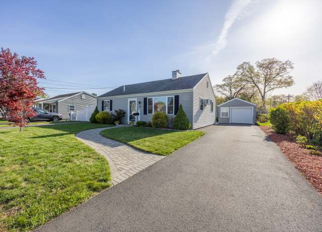 Property at 5 Rosemont Dr, Plainville, CT 06062, 3 beds, 1 bath