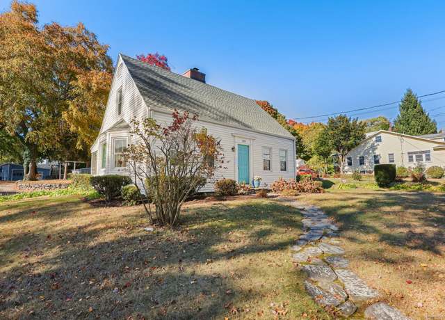 Property at 3757 Main St, Stratford, CT 06614, 3 beds, 1.5 baths