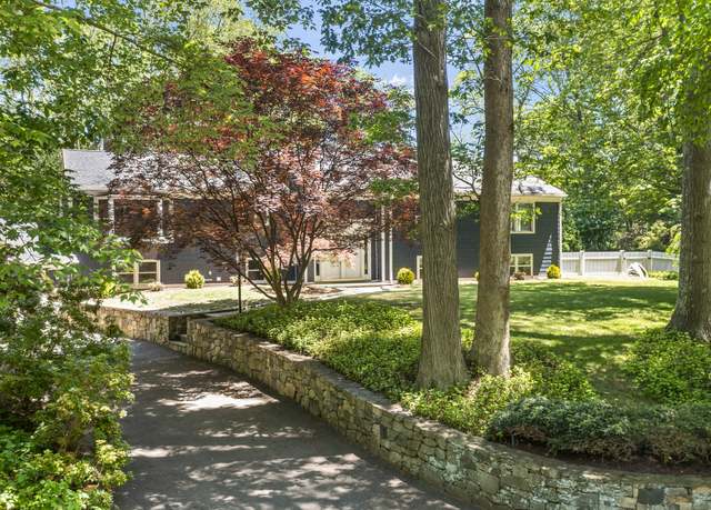 Property at 53 Pinnacle Rock Rd, Stamford, CT 06903, 5 beds, 3 baths