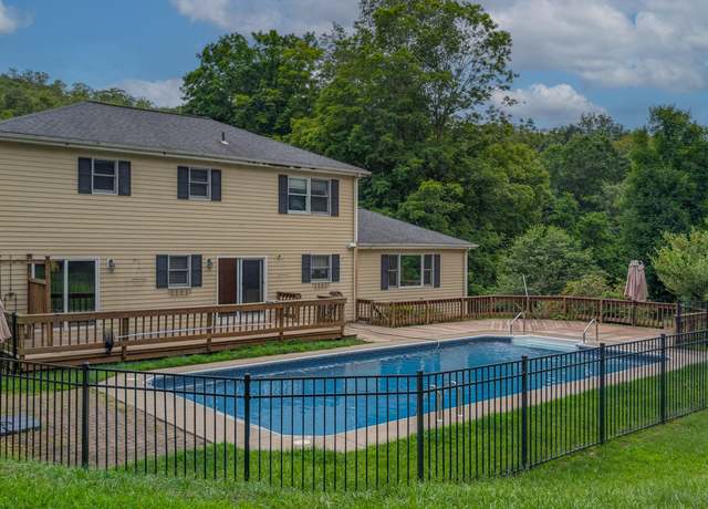 Property at 1557 Georges Hill Rd, Southbury, CT 06488, 4 beds, 2.5 baths