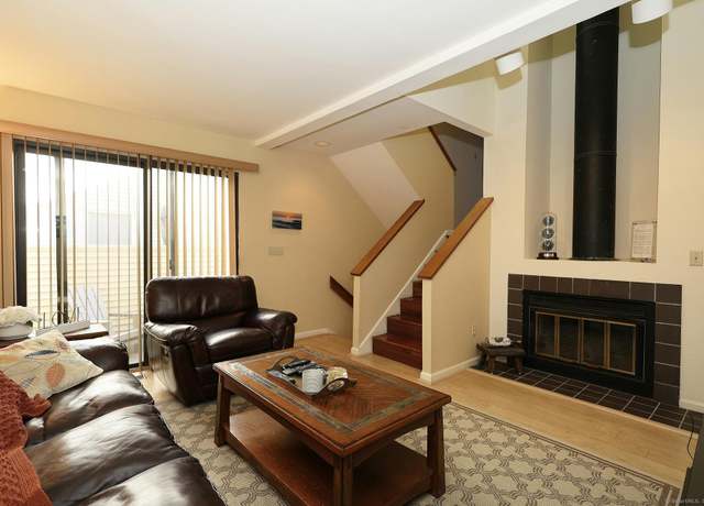 Property at 62 Deer Run #62, Bethel, CT 06801, 2 beds, 1.5 baths